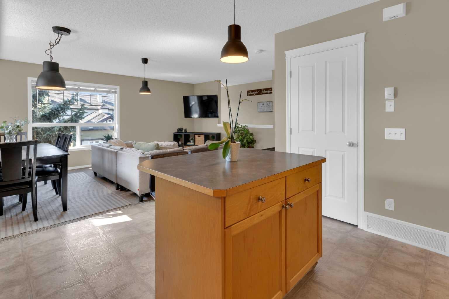 411, 140 Sagewood Boulevard SW