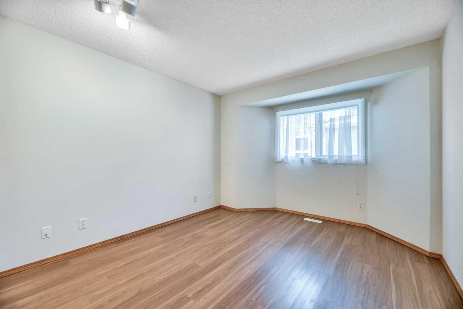 33 Riverview Point SE