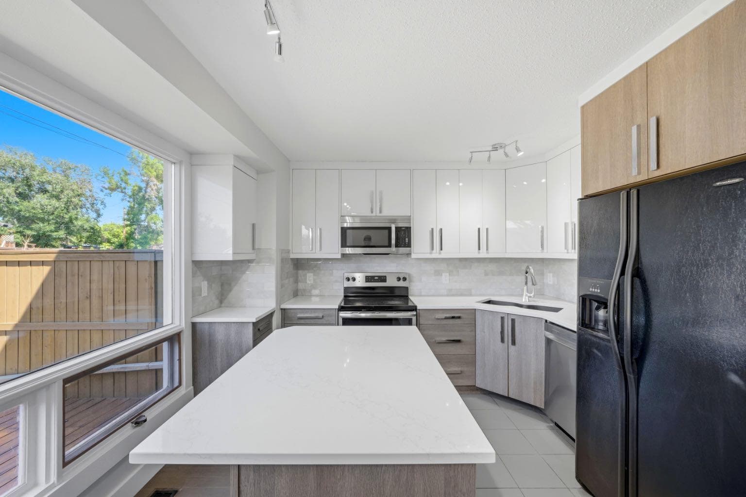 42, 123 Queensland Drive SE