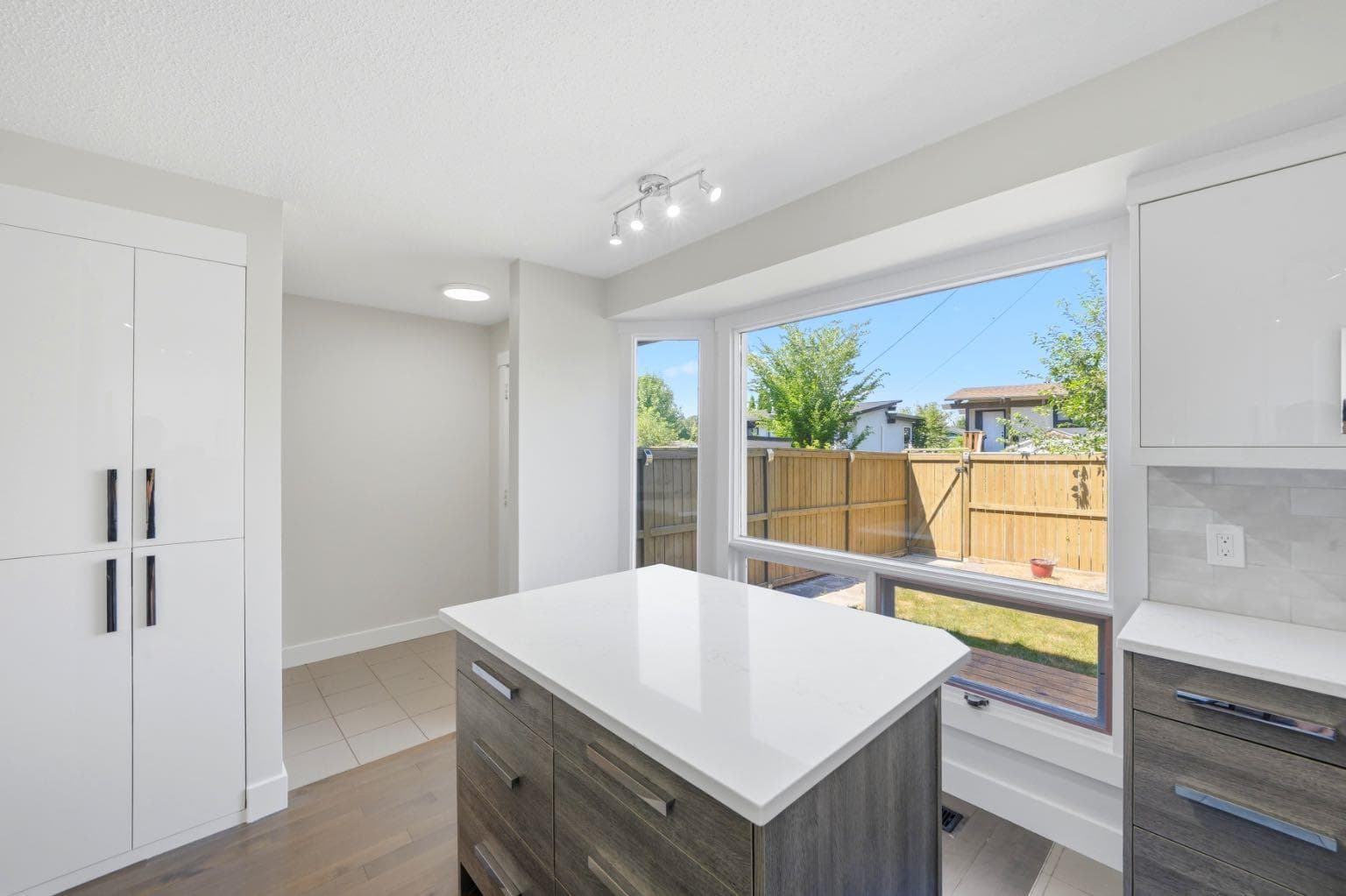 42, 123 Queensland Drive SE