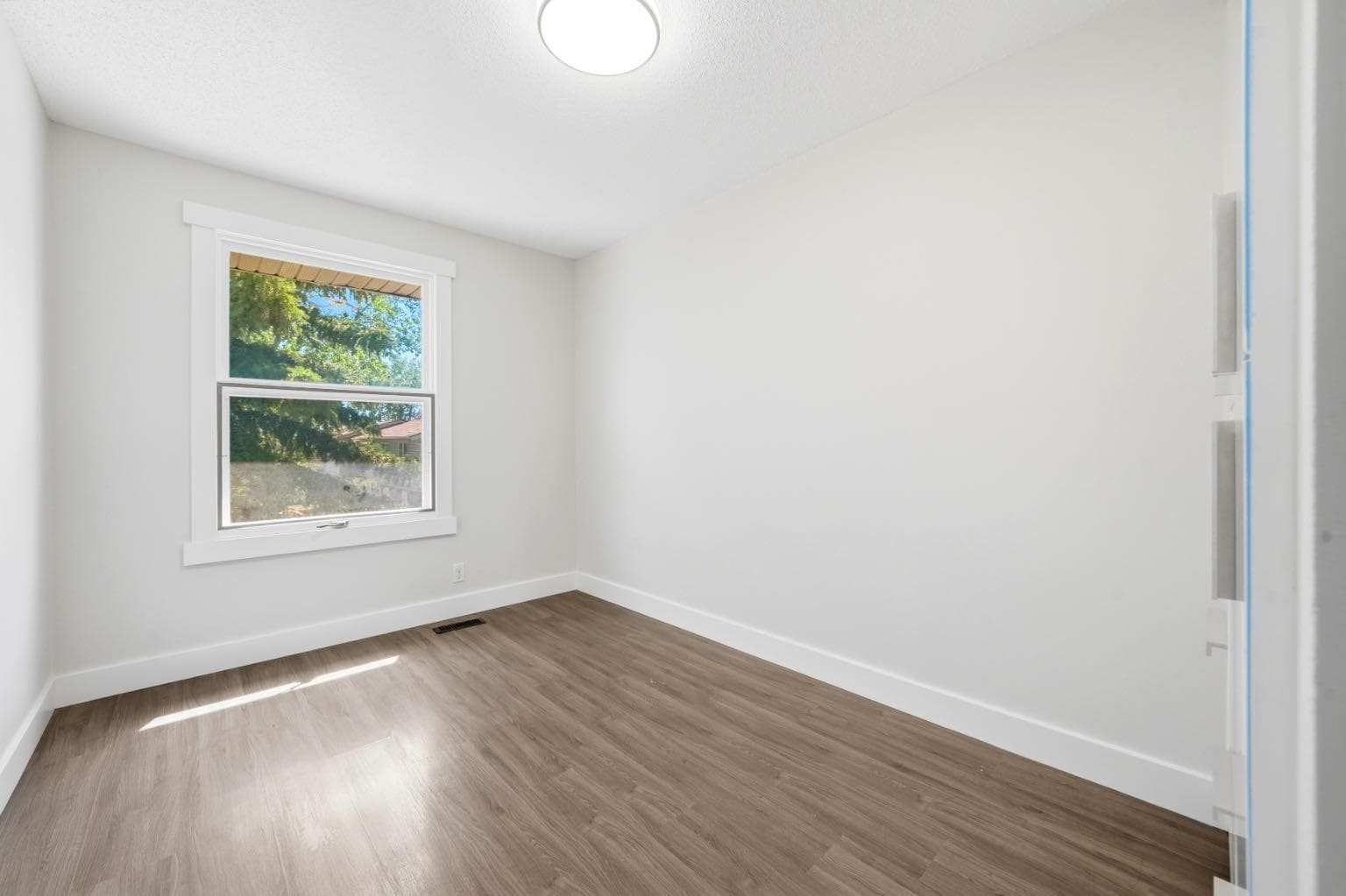 42, 123 Queensland Drive SE