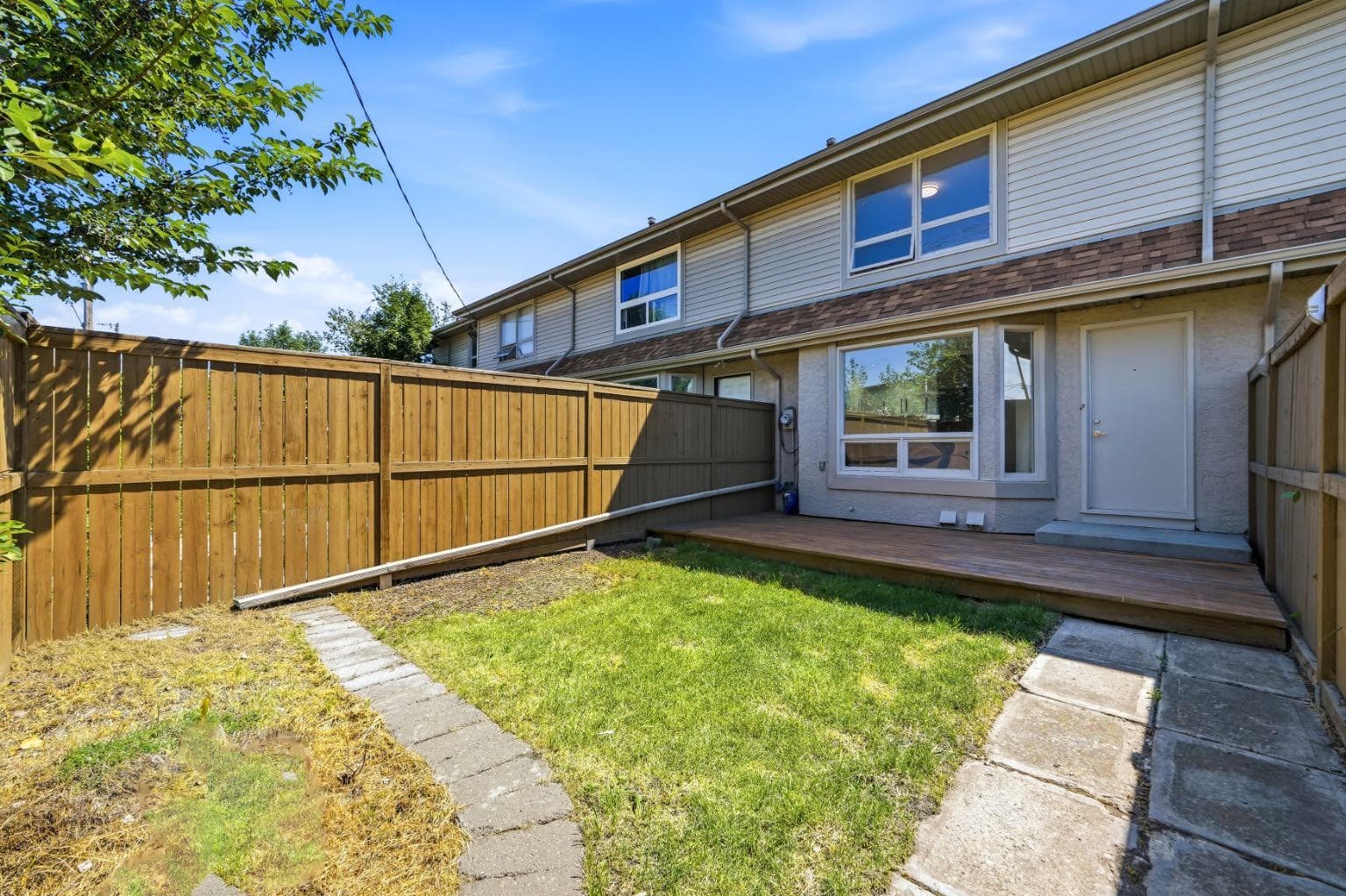 42, 123 Queensland Drive SE