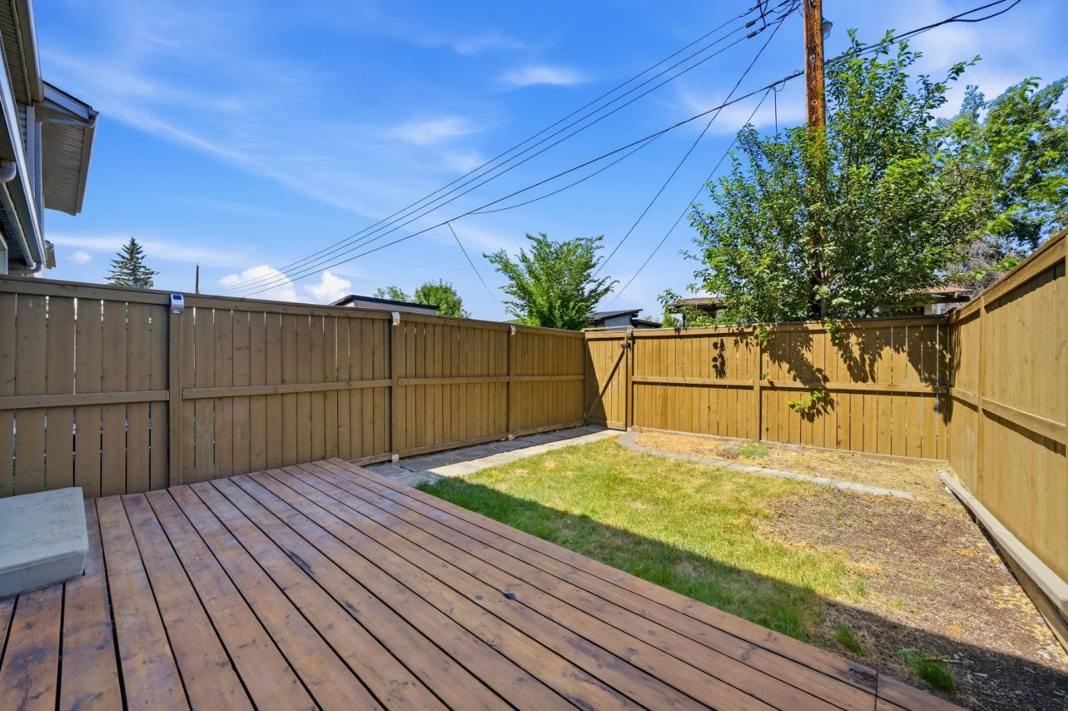42, 123 Queensland Drive SE