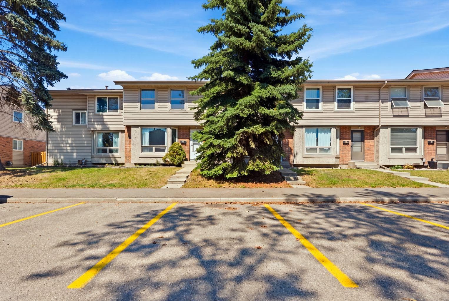 42, 123 Queensland Drive SE