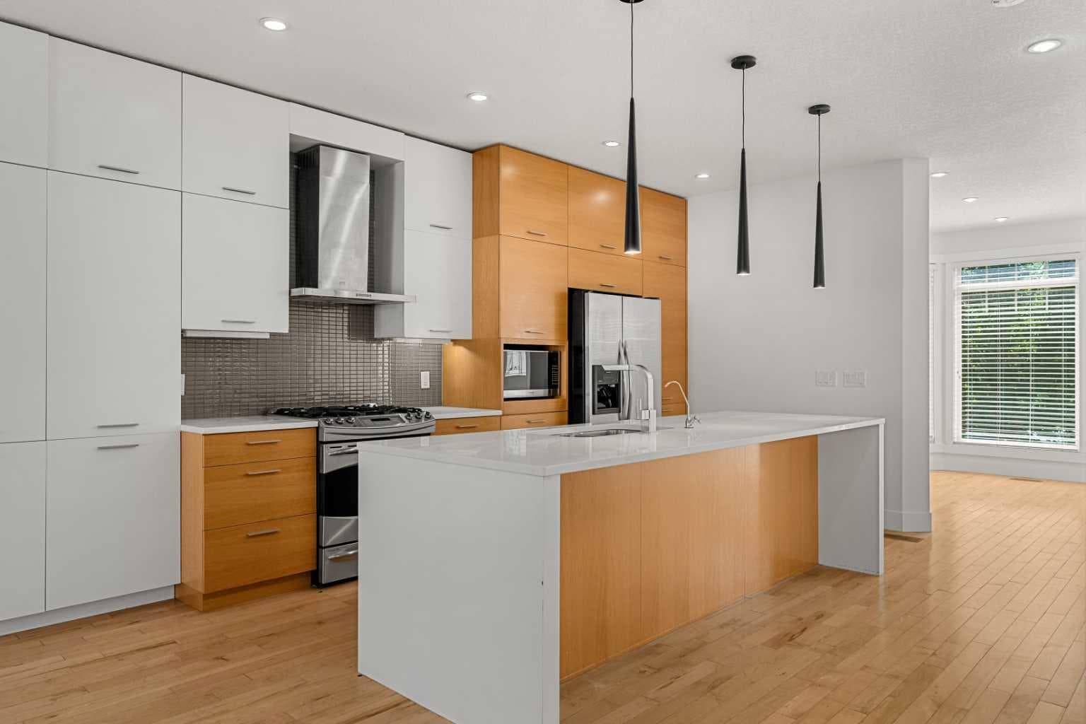 4828 20 Avenue NW