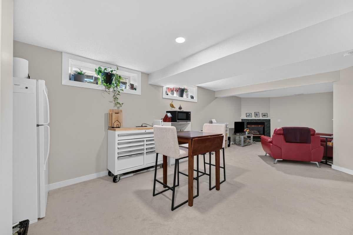 61 Somervale Point SW