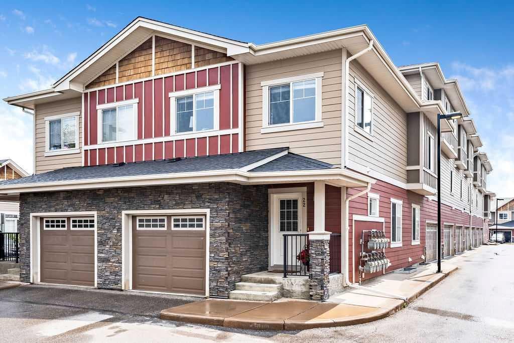 22 West Coach Manor SW