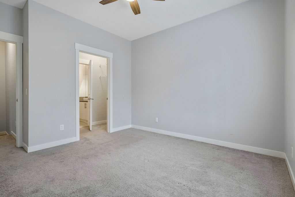 22 West Coach Manor SW