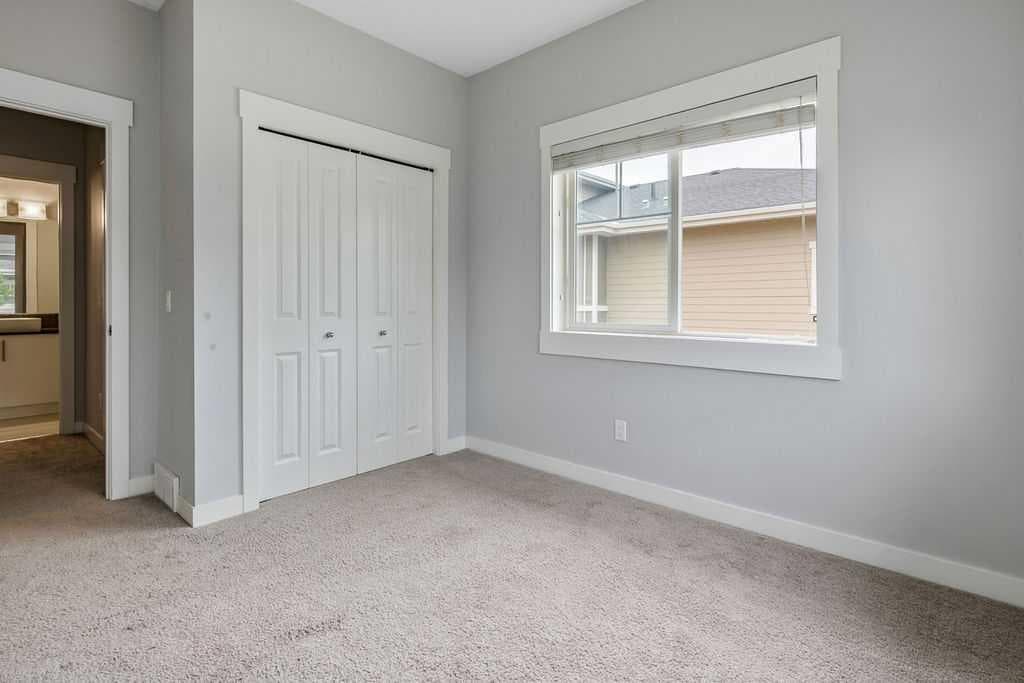 22 West Coach Manor SW