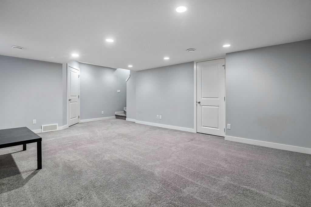 22 West Coach Manor SW