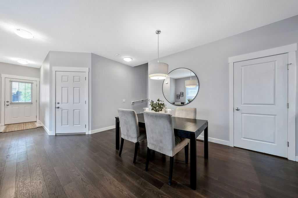 22 West Coach Manor SW
