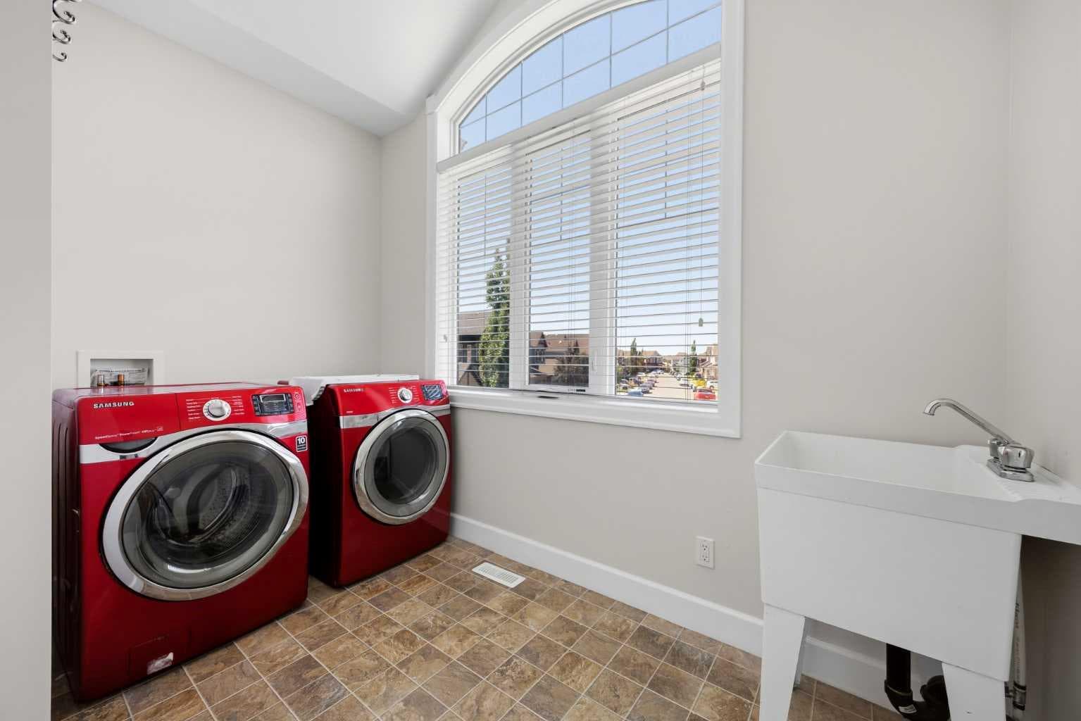 596 Windbrook Heights 
