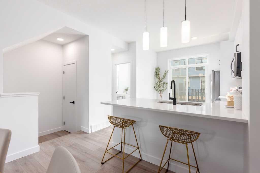 702, 437 Alpine Avenue SW