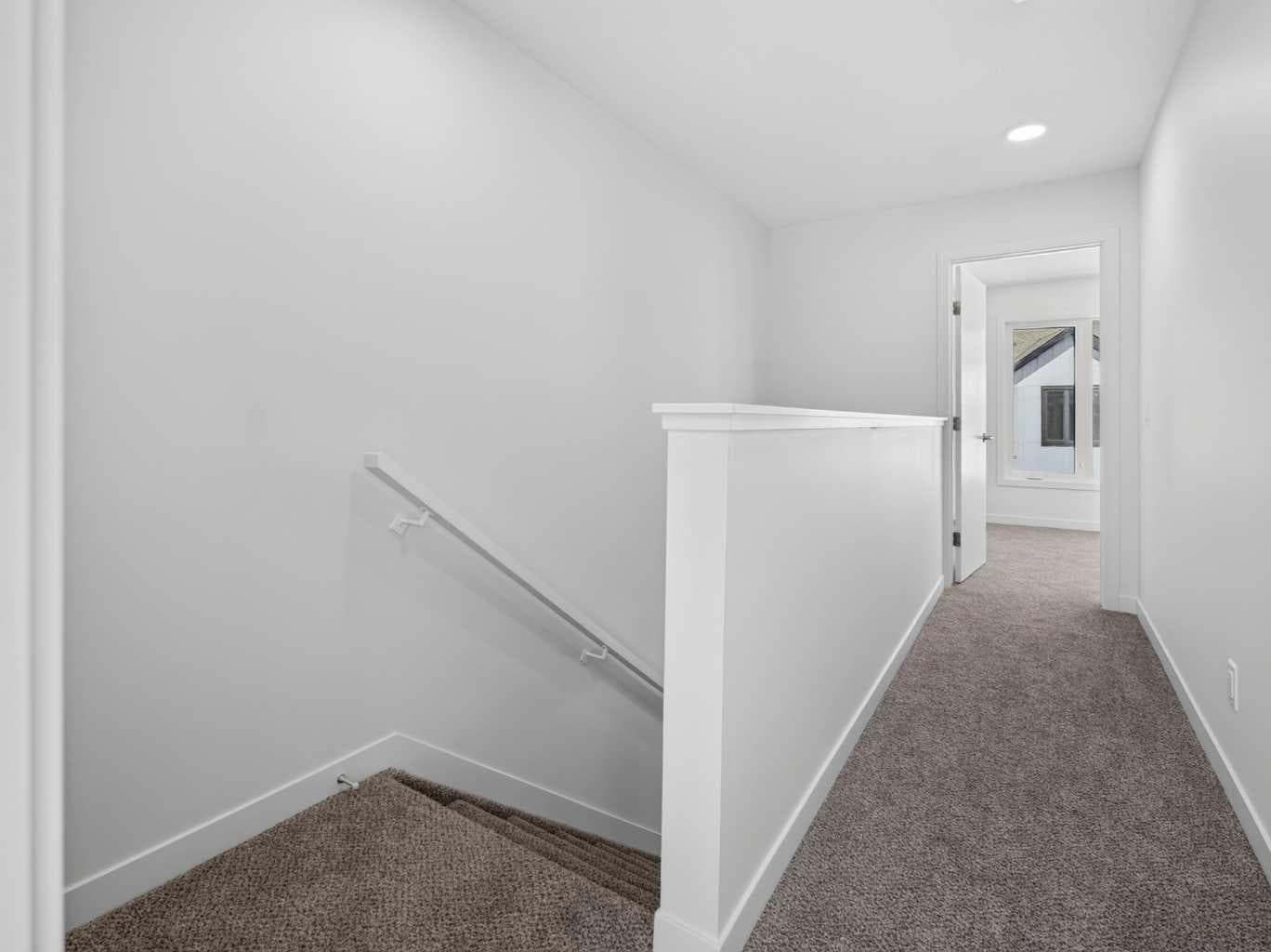 82 Arbour Lake Court NW