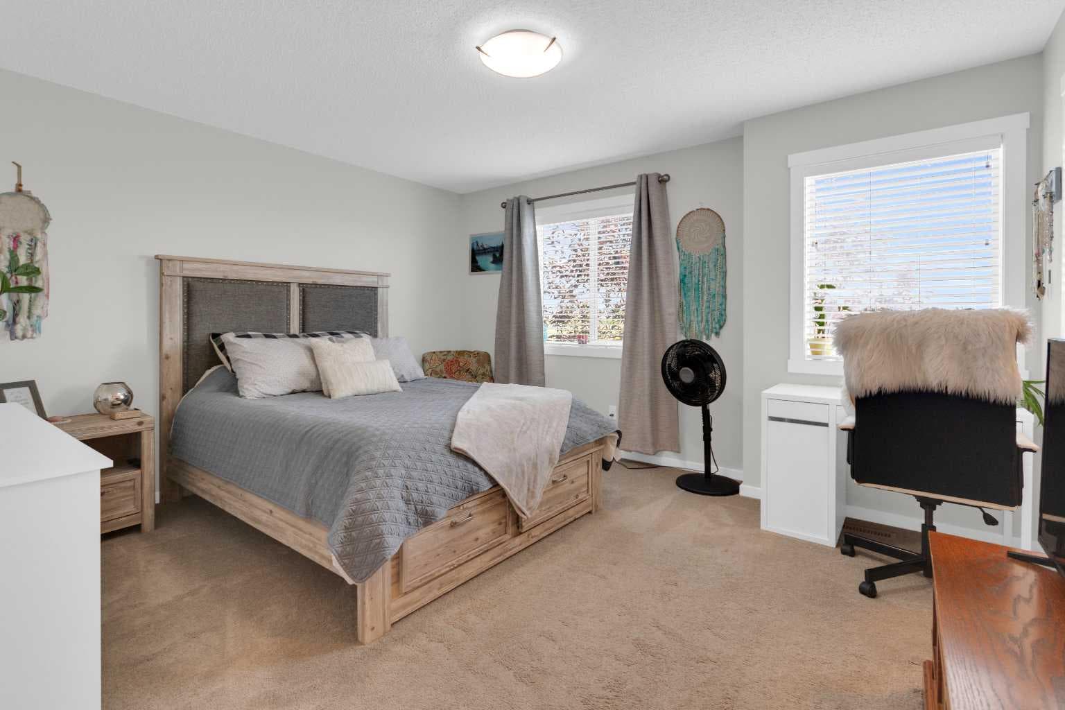 802, 2400 Ravenswood View SE