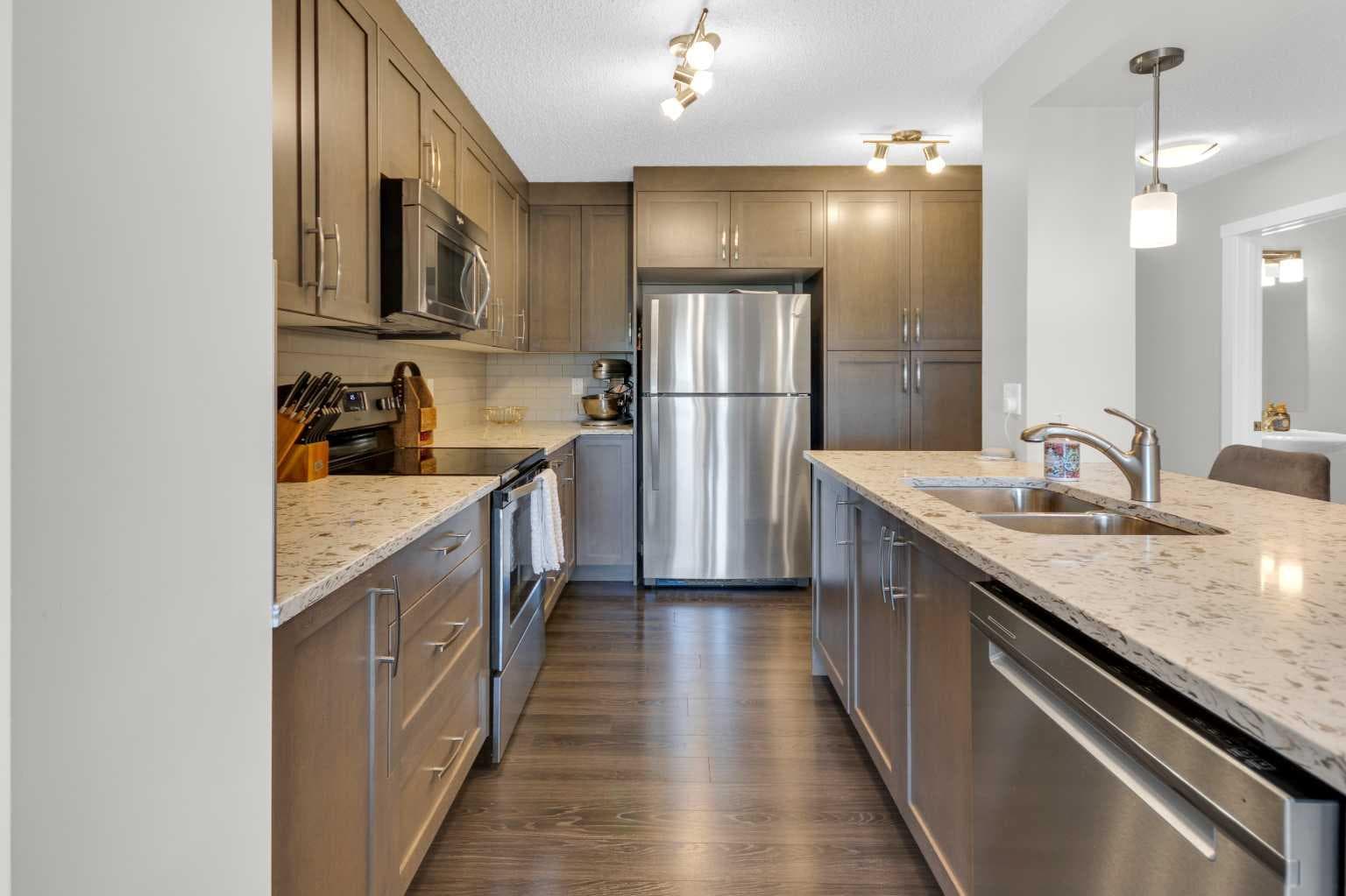 802, 2400 Ravenswood View SE