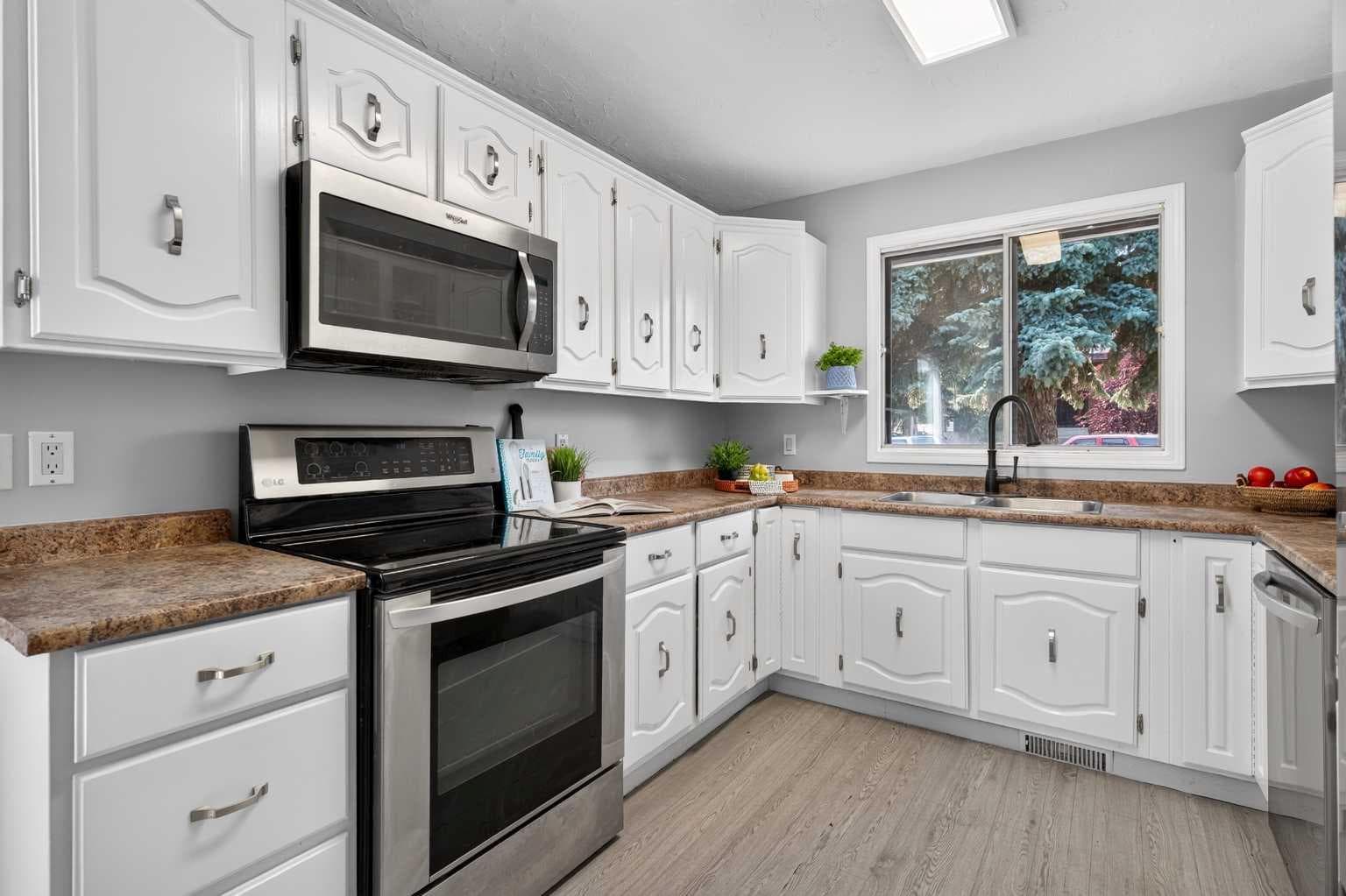 258 Summerwood Place SE