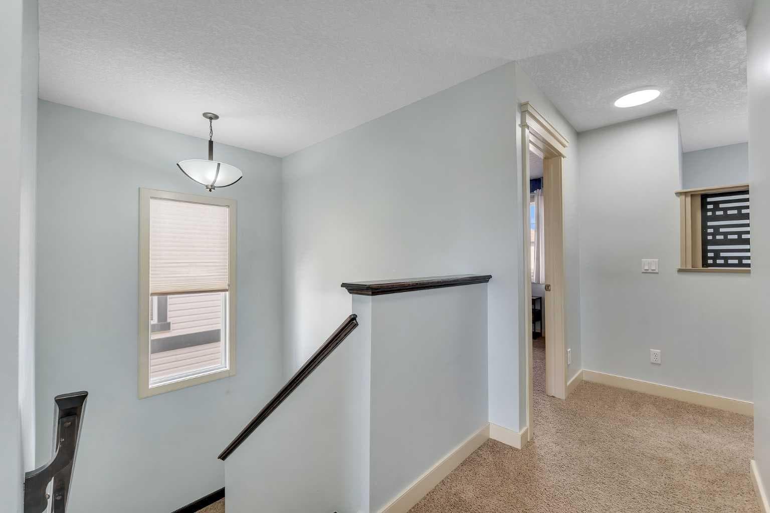 156 Bishop Crescent NW