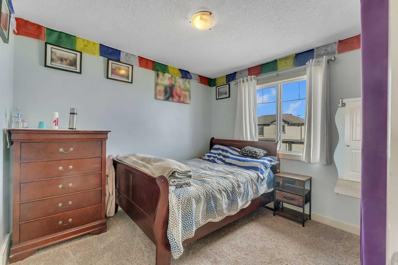 156 Bishop Crescent NW
