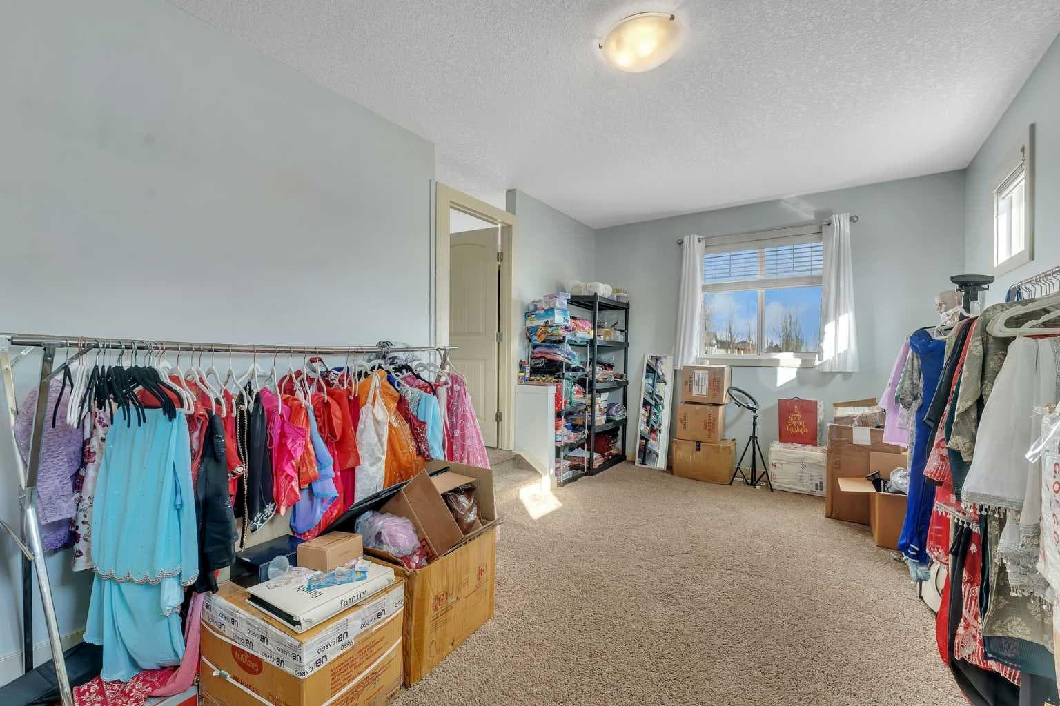 156 Bishop Crescent NW