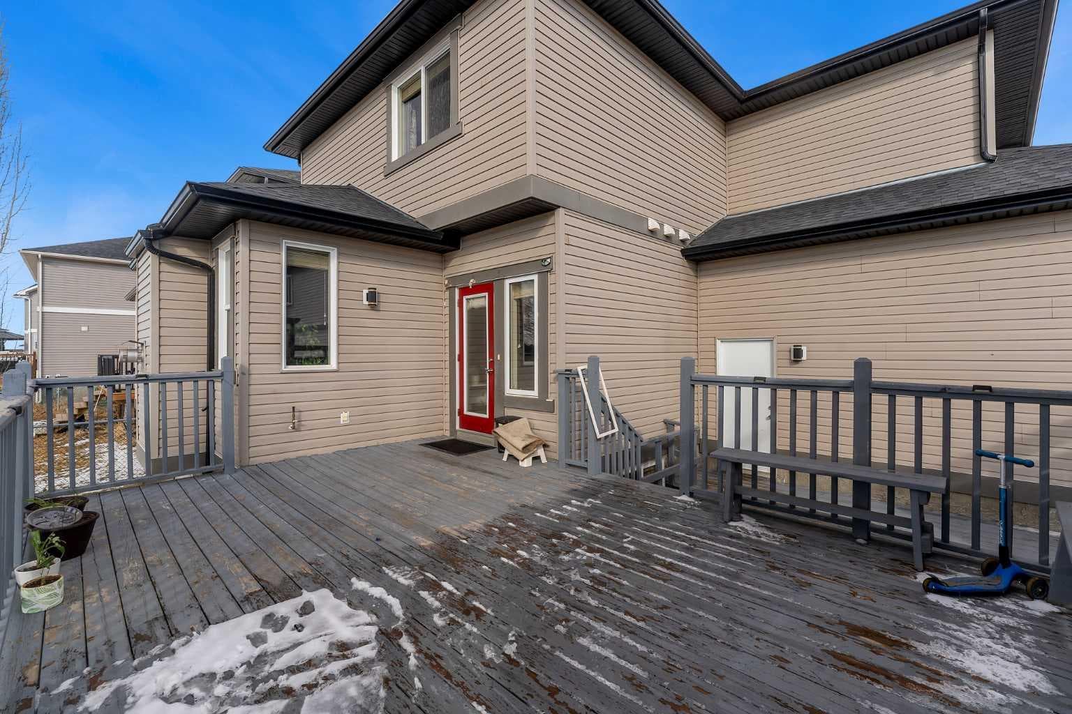 156 Bishop Crescent NW