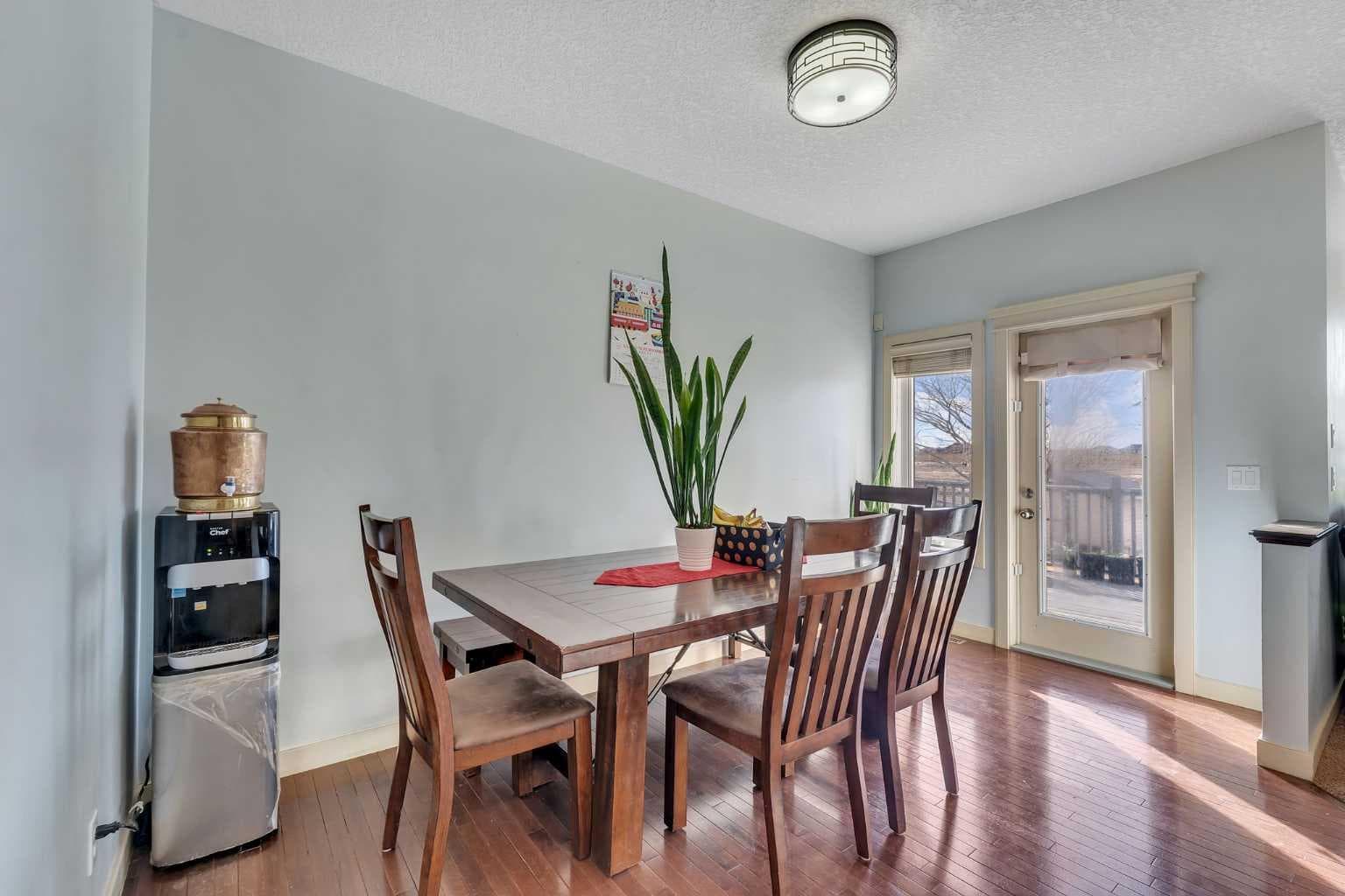 156 Bishop Crescent NW