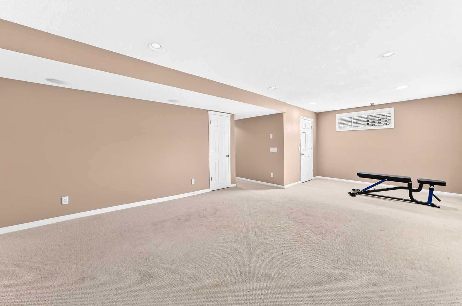 124 WEST LAKEVIEW Drive 