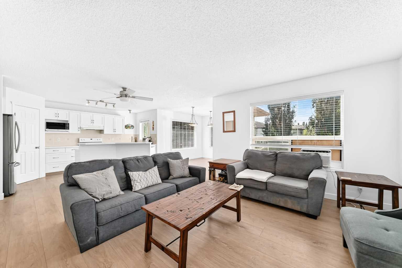 124 WEST LAKEVIEW Drive 