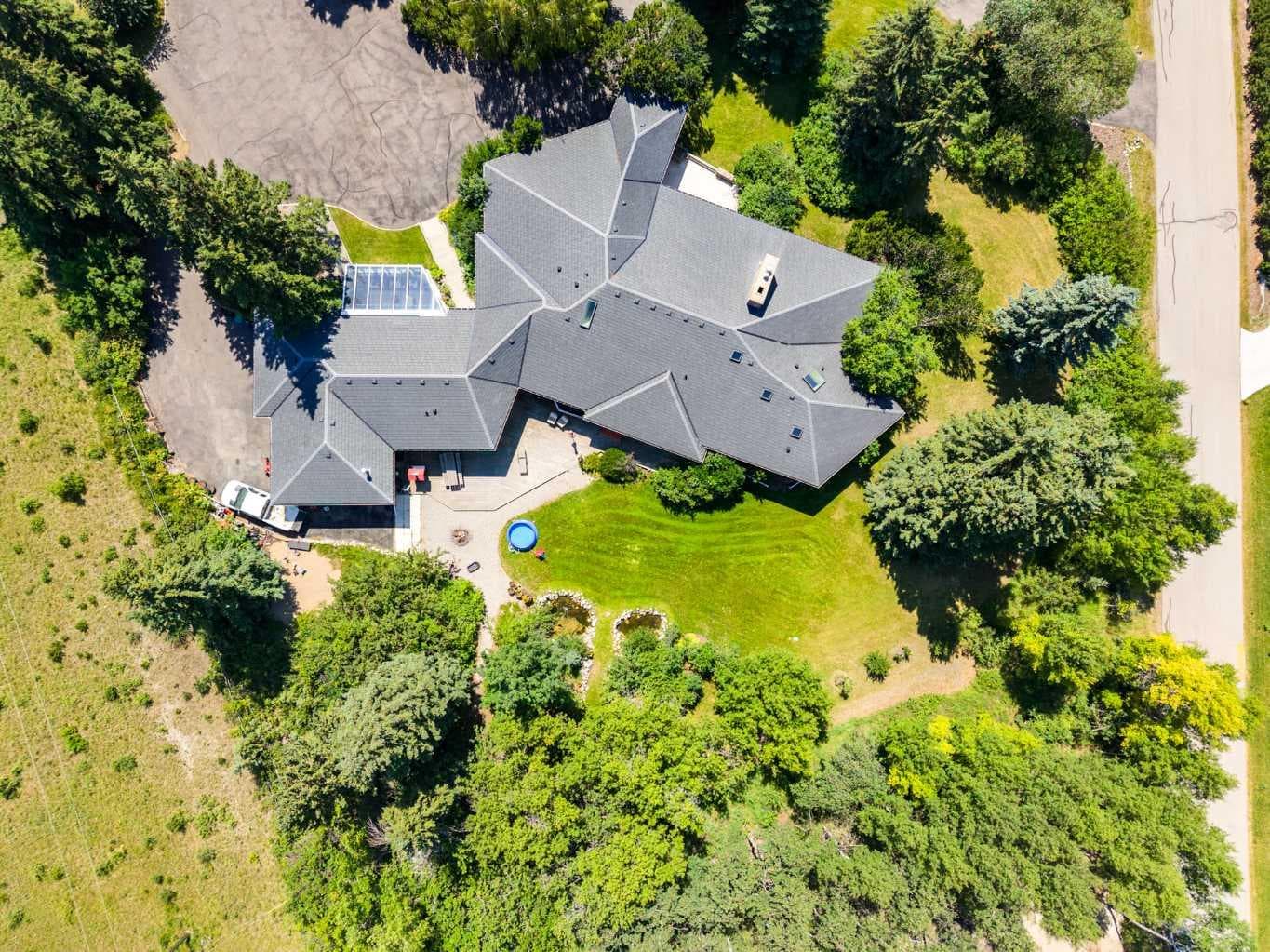 187 Slopeview Drive SW