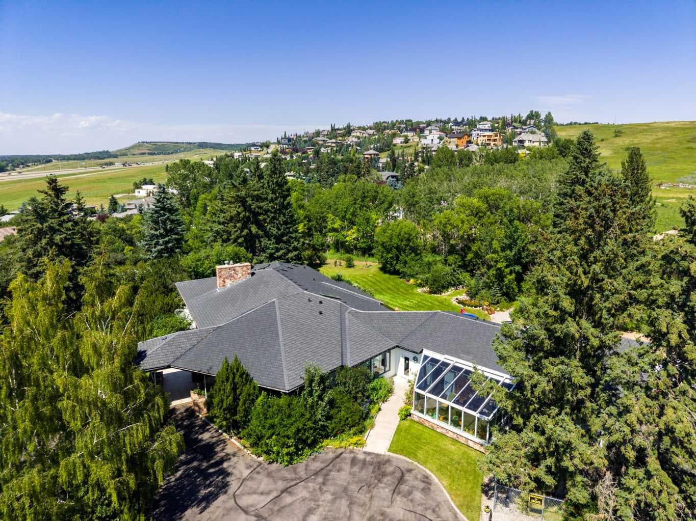 187 Slopeview Drive SW