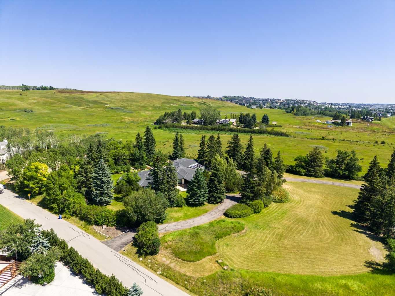 187 Slopeview Drive SW