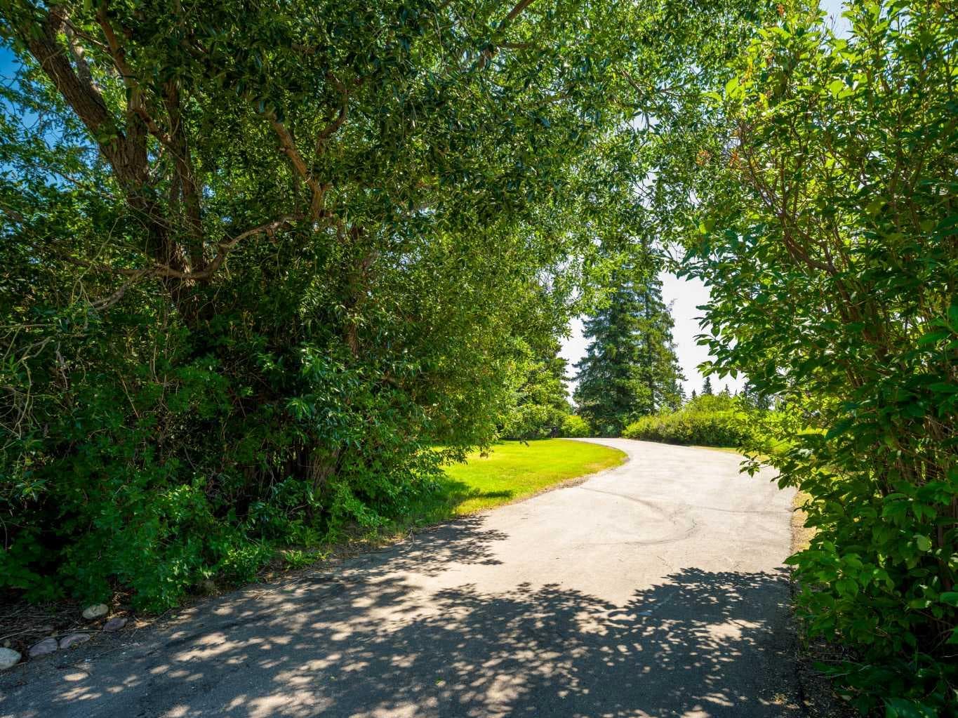 187 Slopeview Drive SW