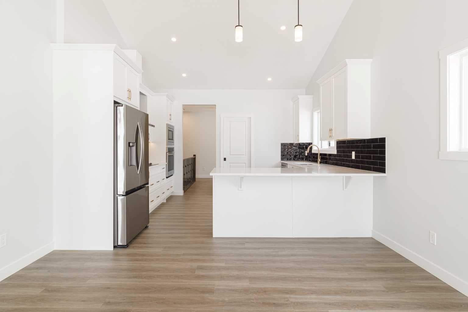 125 Monarch Bend 