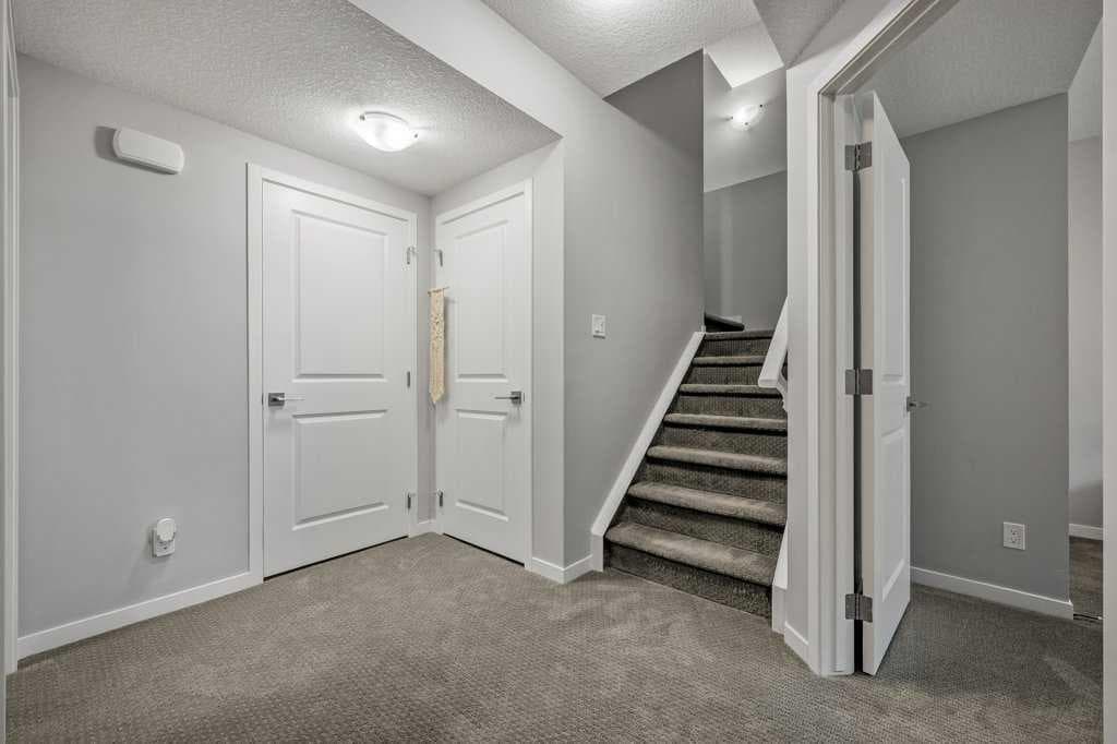 114 Crestbrook Way SW