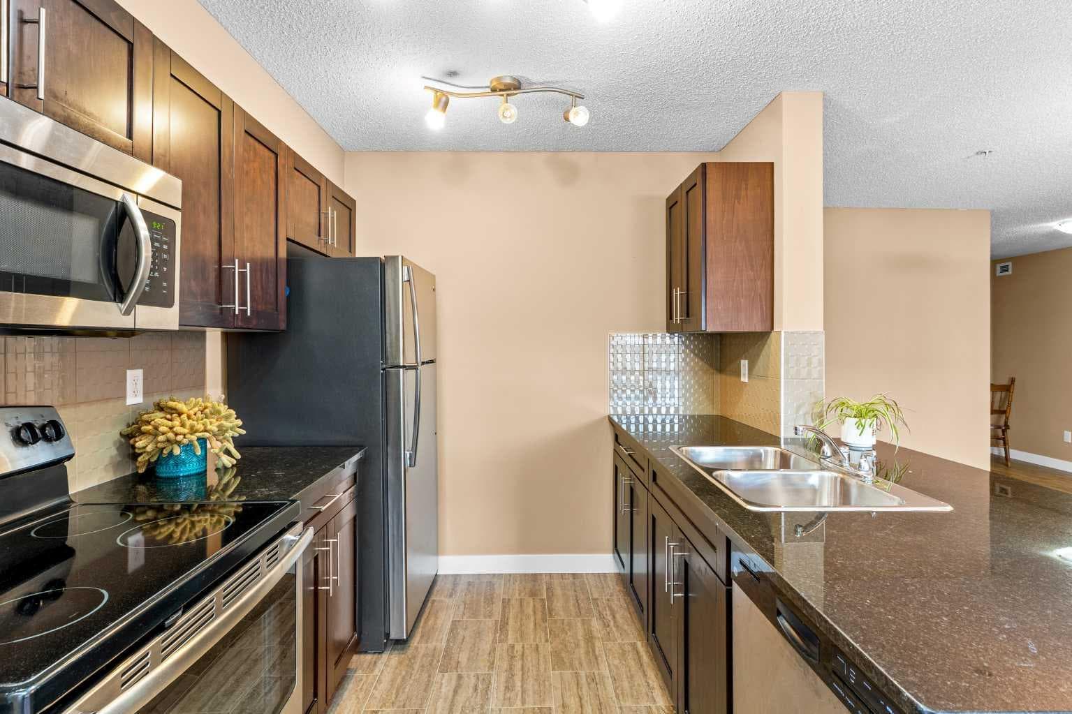 7202, 403 Mackenzie Way SW