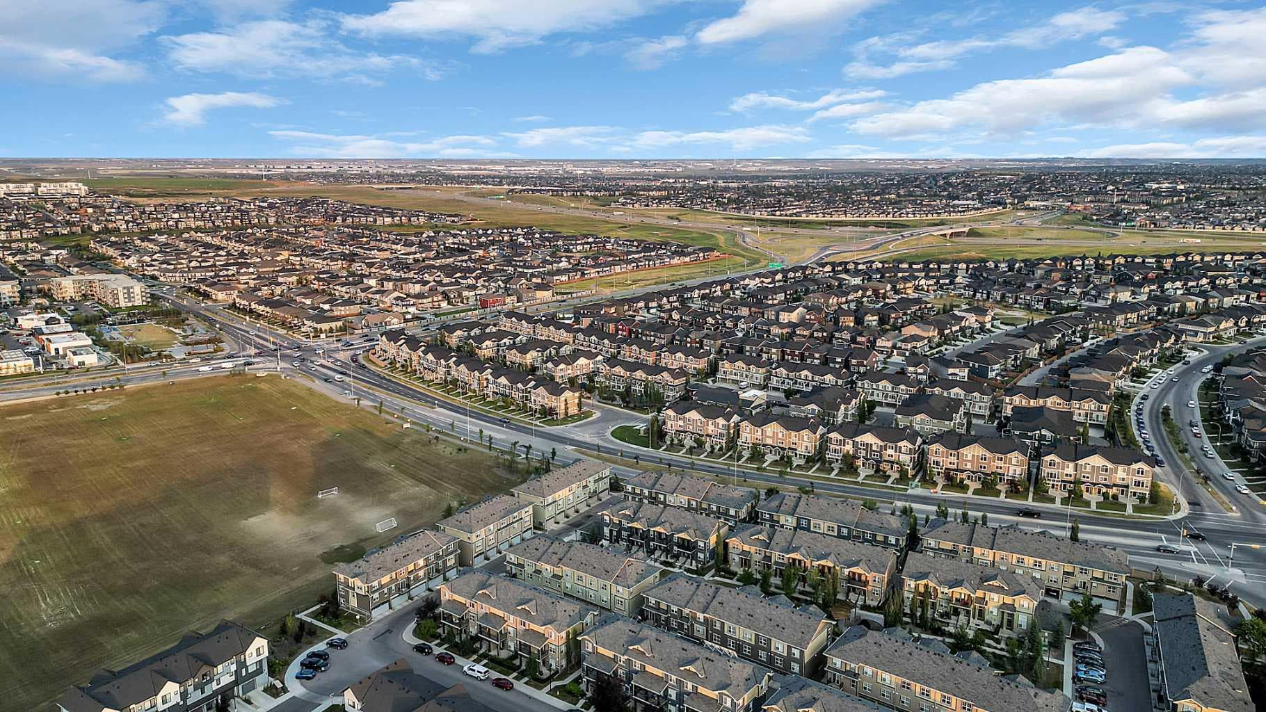 570 Evanston Manor NW
