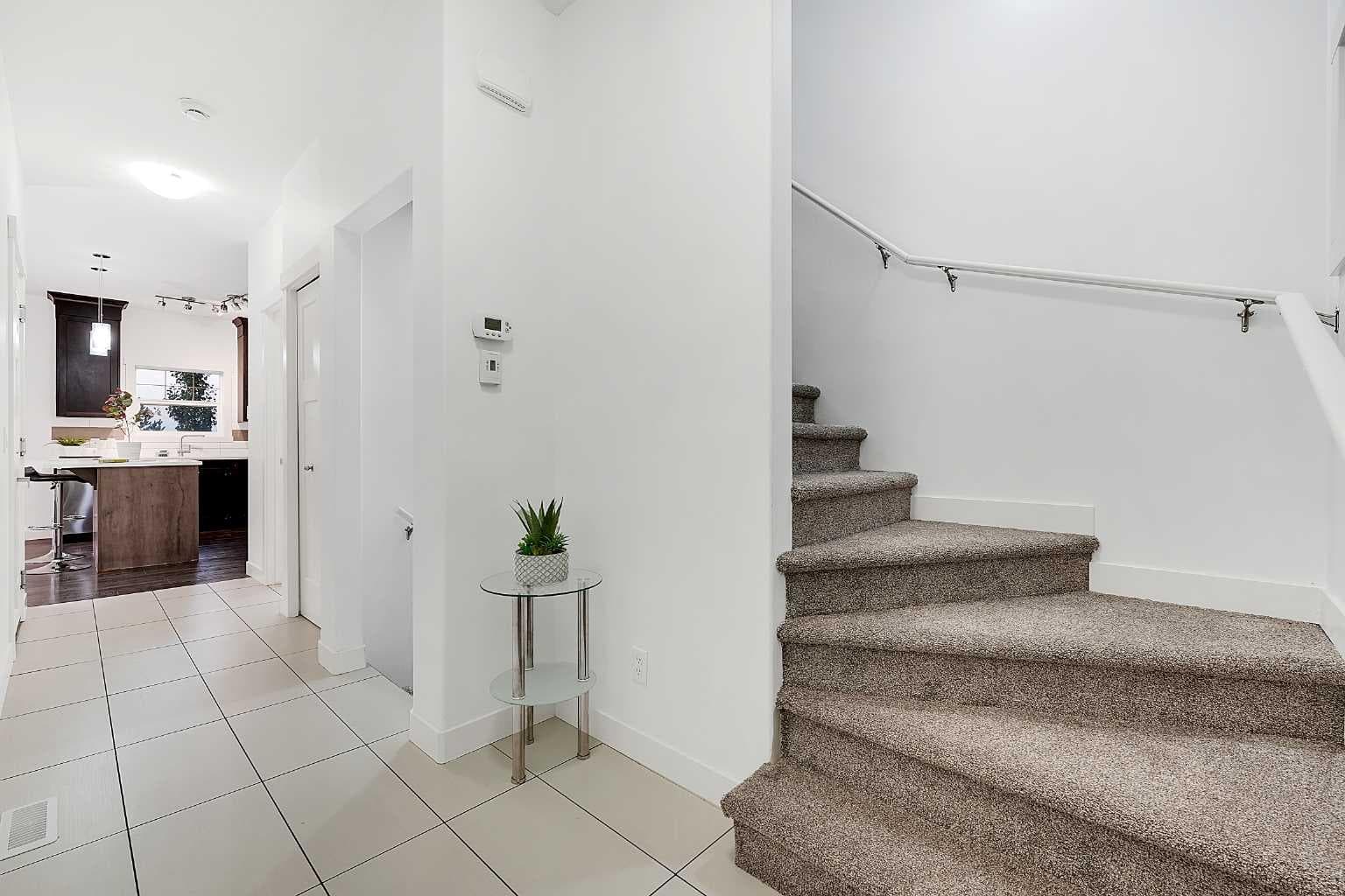 570 Evanston Manor NW