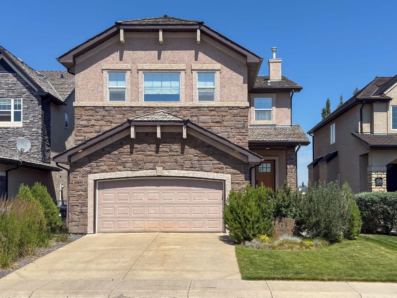 54 Royal Ridge Mount NW