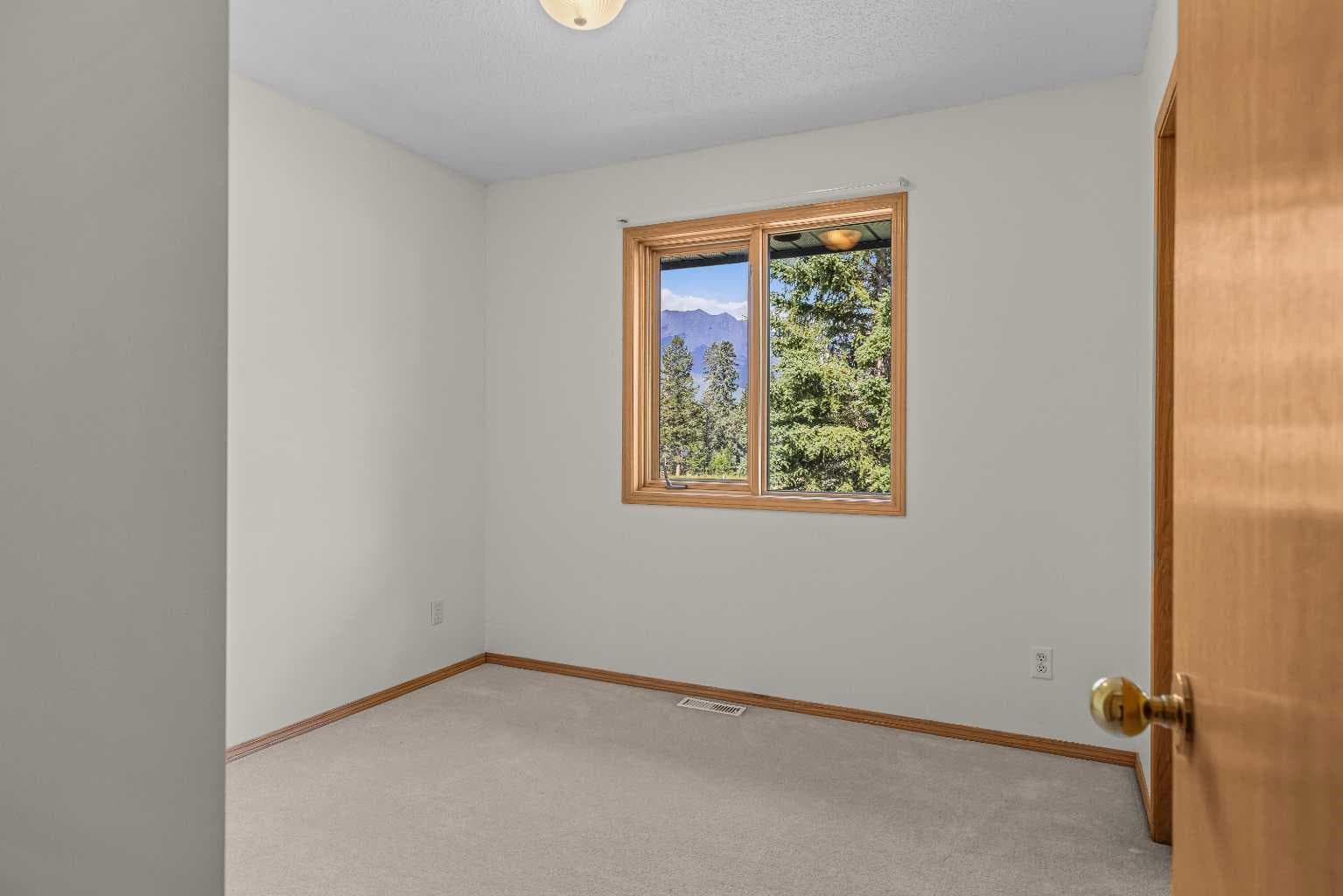 522 Grotto Road 