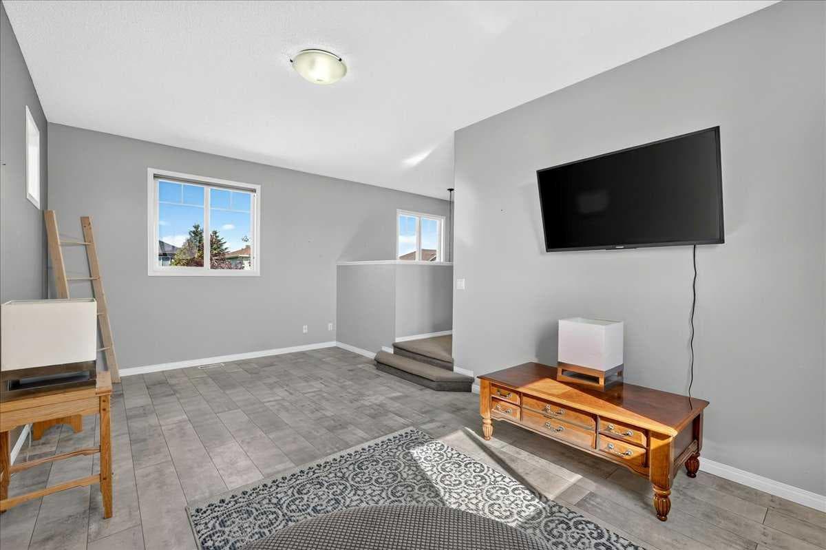 21 Mcintyre Place NW