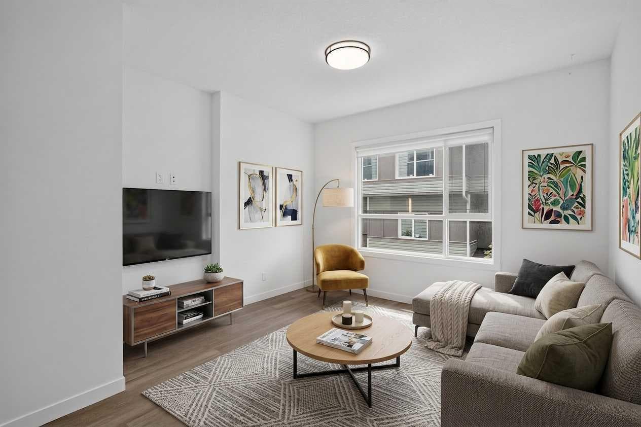 202, 101 Panatella Square NW