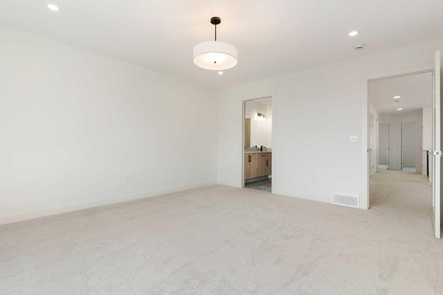 91 Heritage Manor 