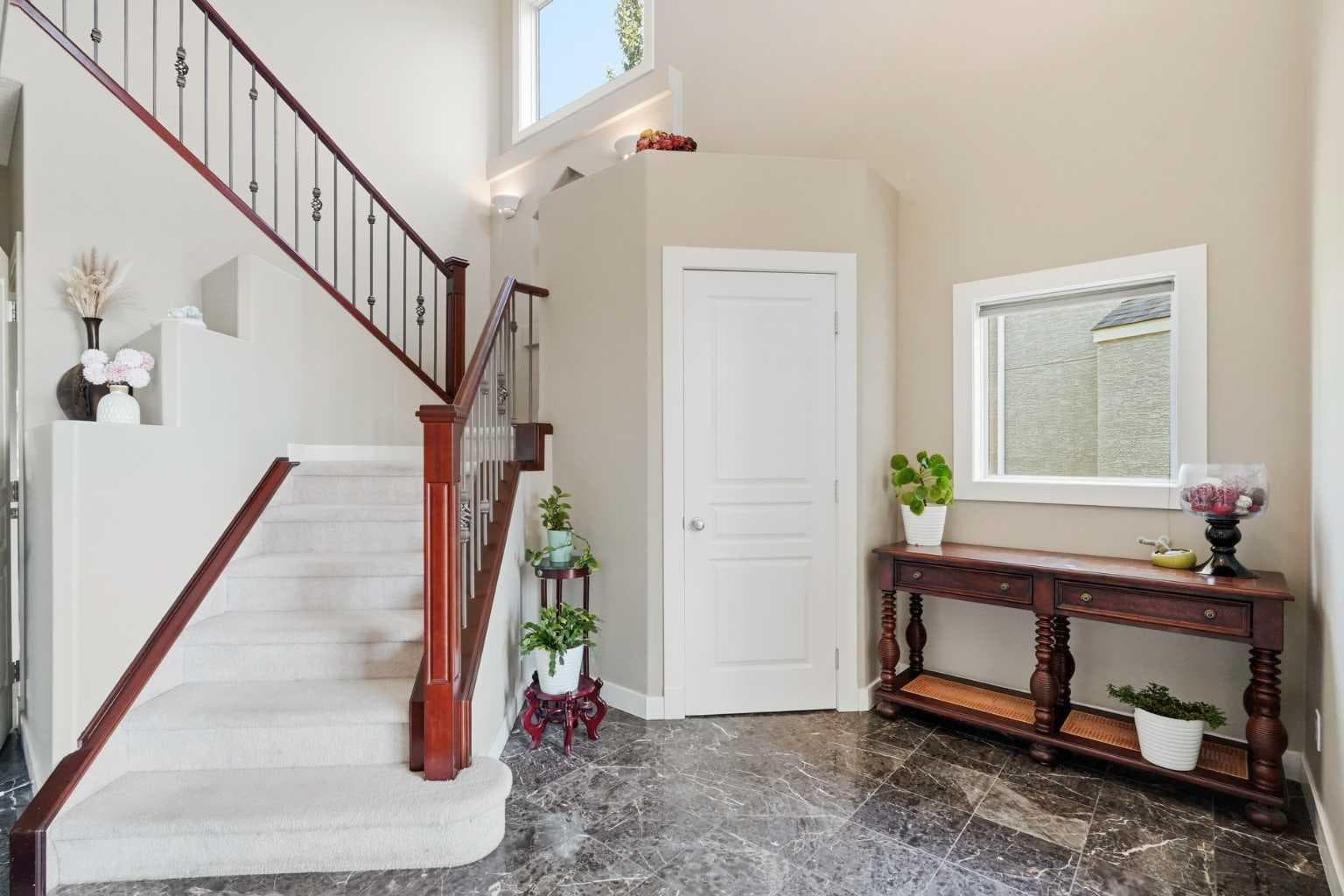 242 Tusslewood Grove NW
