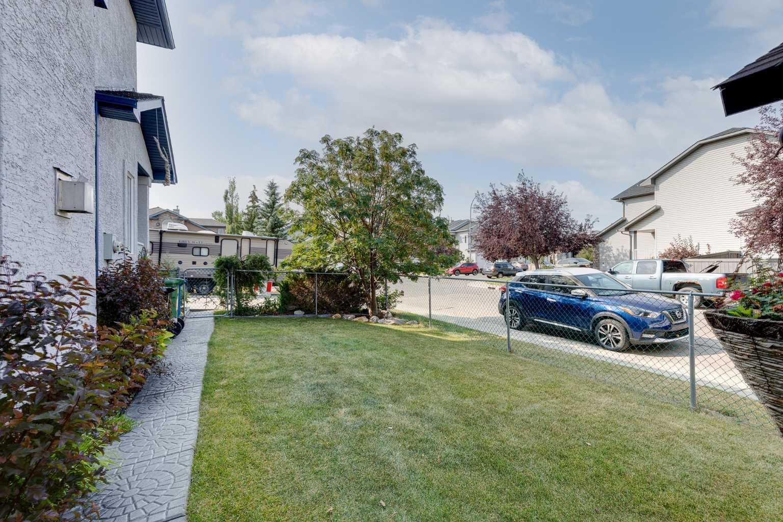 402 Fairways Mews NW