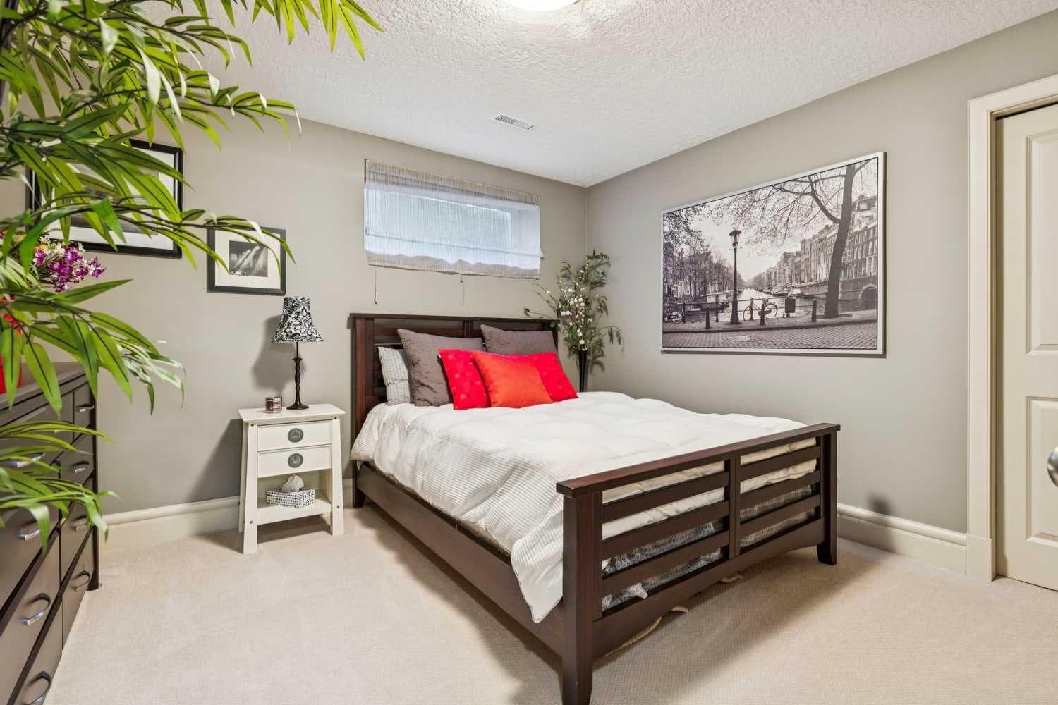 119 Wild Rose Close 
