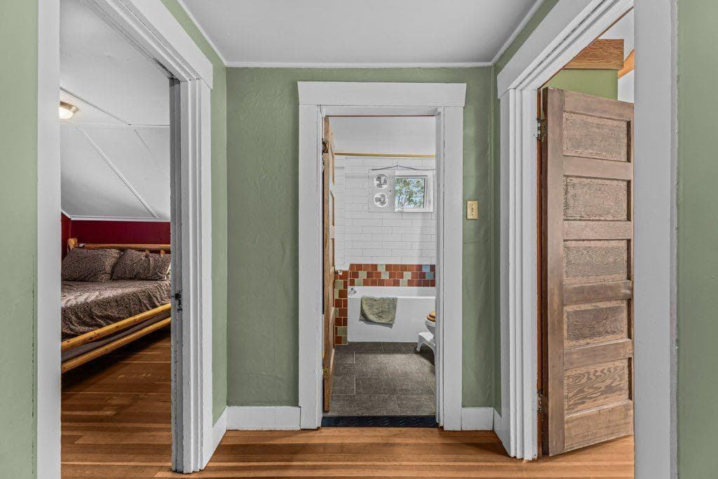 A and B, 132 Rundle Crescent 
