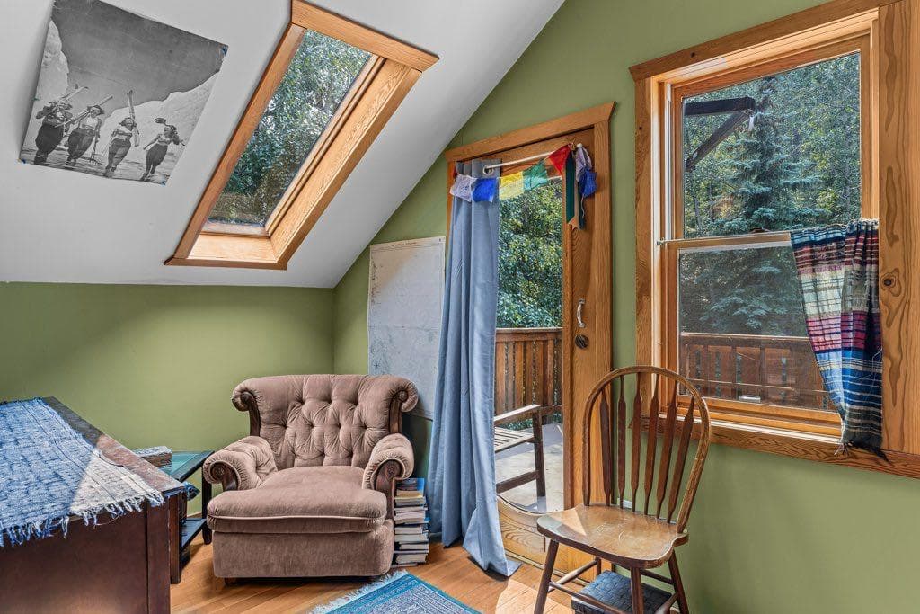 A and B, 132 Rundle Crescent 