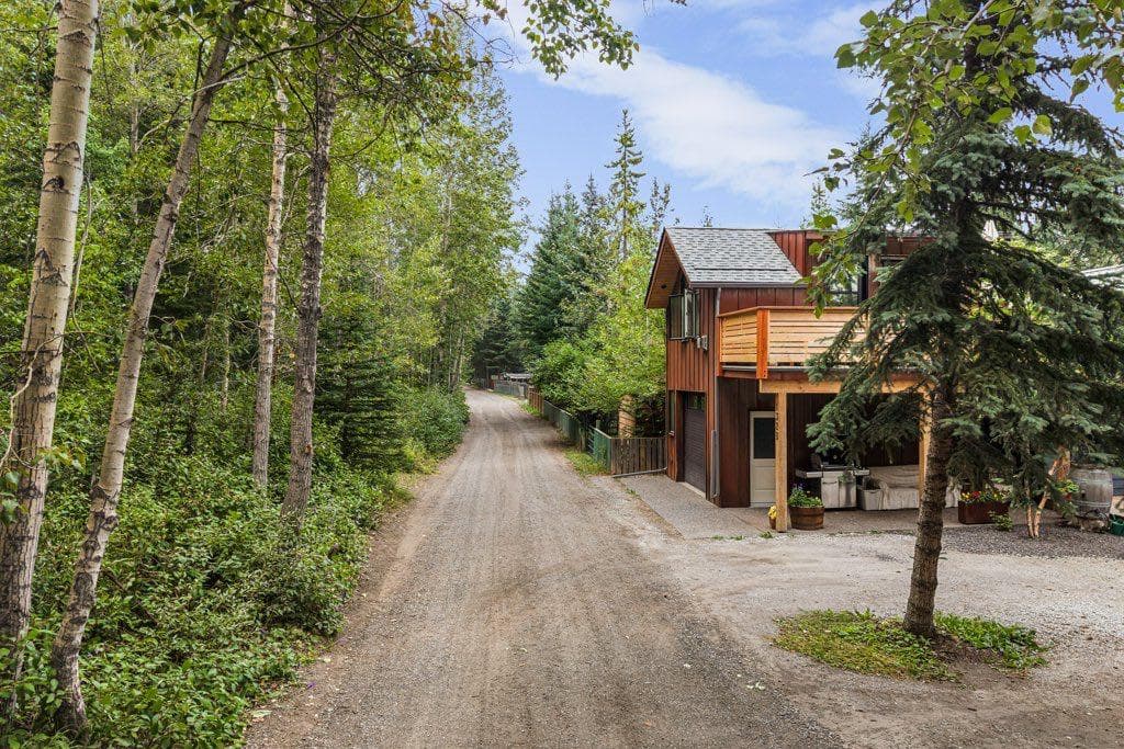 A and B, 132 Rundle Crescent 