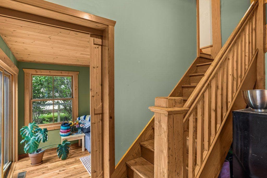 A and B, 132 Rundle Crescent 