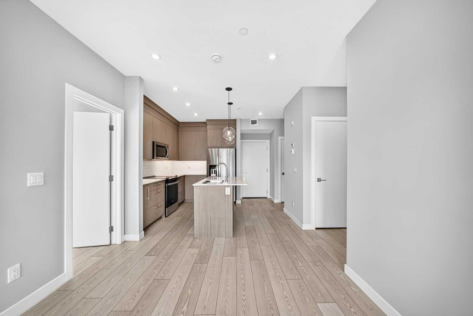 2110, 6 Merganser Drive W